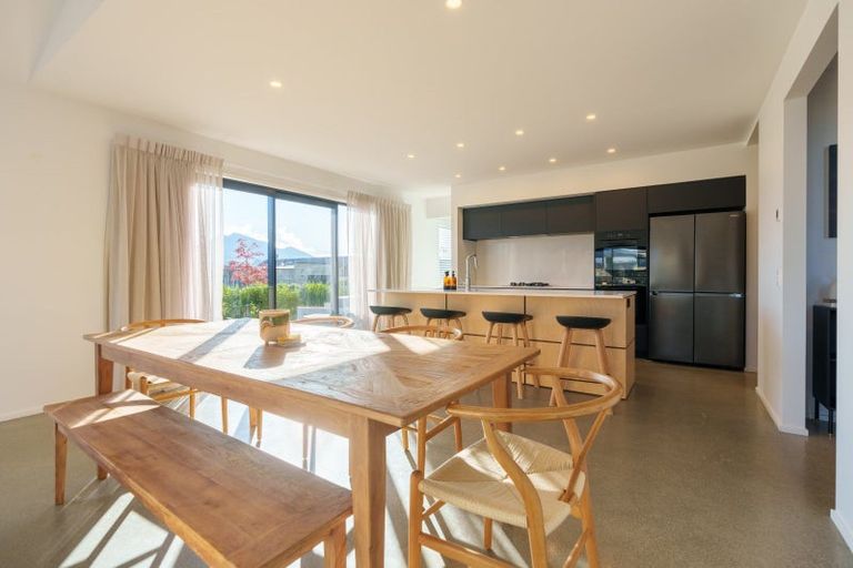 Photo of property in 35 Mount Nicholas Avenue, Wanaka, 9305