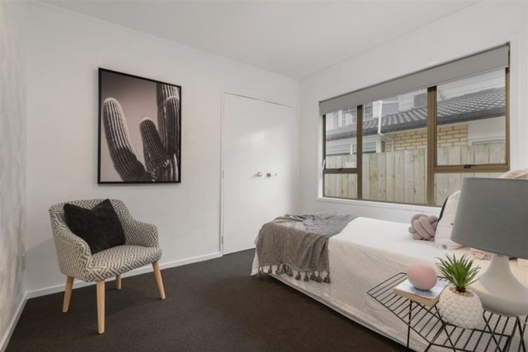 Photo of property in 85 Sunderlands Road, Bucklands Beach, Auckland, 2012