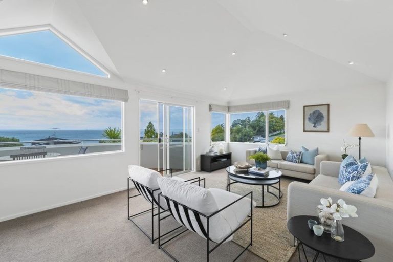 Photo of property in 1/14 Bournemouth Terrace, Murrays Bay, Auckland, 0630