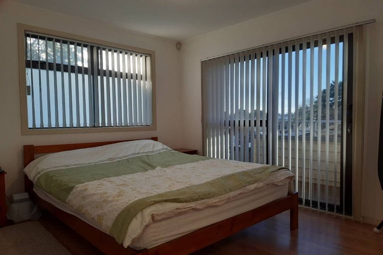 Photo of property in 14 Panzic Place, Glen Eden, Auckland, 0602