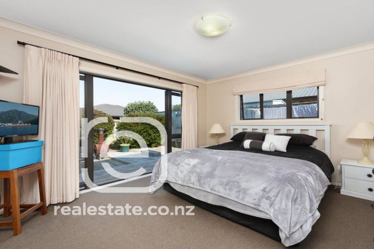 Photo of property in 23 Golden Courie Close, Papamoa Beach, Papamoa, 3118