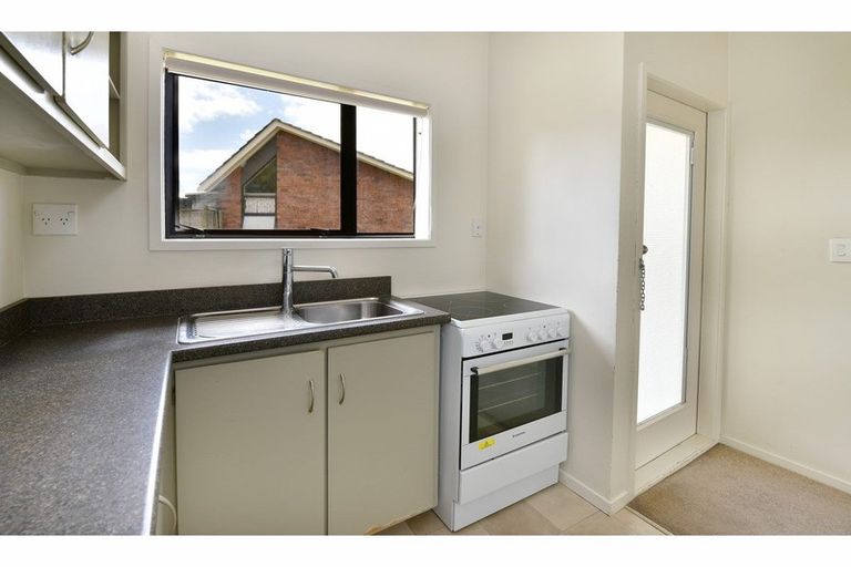 Photo of property in 8 Bellbird Place, Orewa, 0931