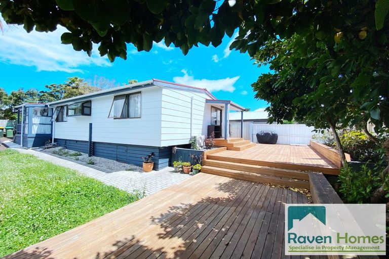 Photo of property in 1/14 Gleneagles Grove, Wattle Downs, Auckland, 2103