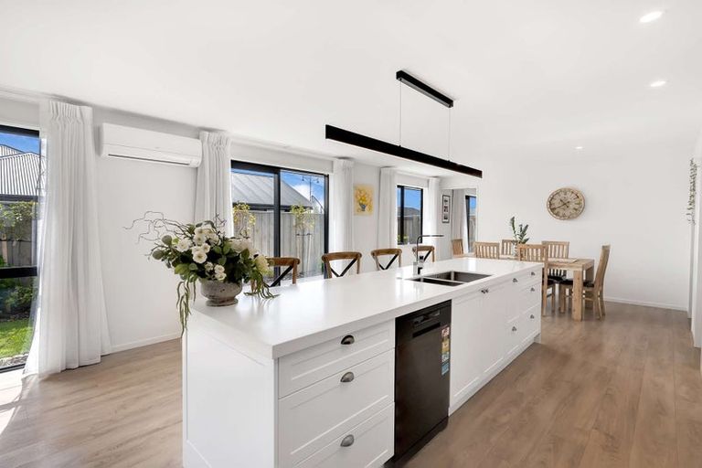 Photo of property in 117 Shillingford Boulevard, Rolleston, 7615