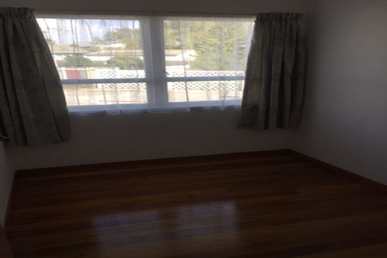 Photo of property in 21 Edgewater Drive, Pakuranga, Auckland, 2010