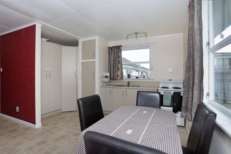 Photo of property in 11 Ngahina Street, Marton, 4710