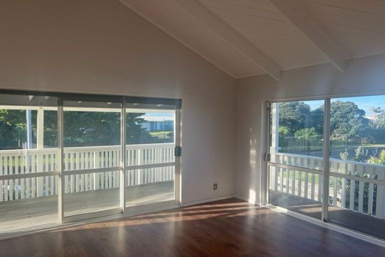 Photo of property in 15 Taylor Road, Papamoa Beach, Papamoa, 3118