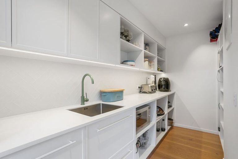 Photo of property in 27 Maygrove Drive, Orewa, 0931