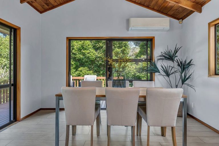 Photo of property in 14 Deverell Place, Northcross, Auckland, 0632