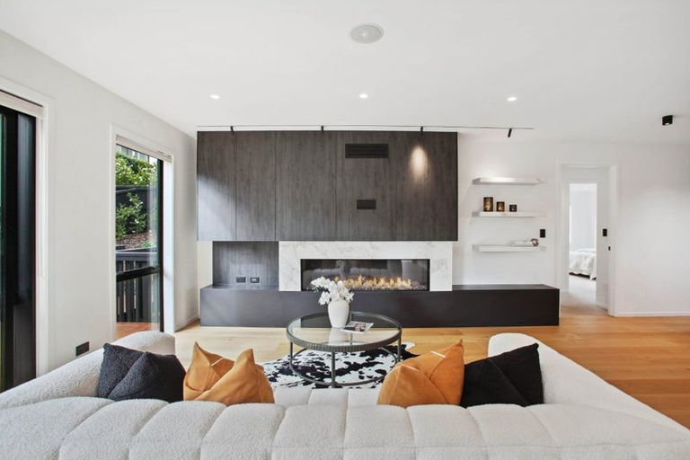 Photo of property in 28a Oliver Twist Avenue, Mellons Bay, Auckland, 2014