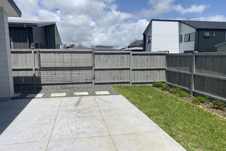Photo of property in 20 Rauriki Lane, Rosehill, Papakura, 2113
