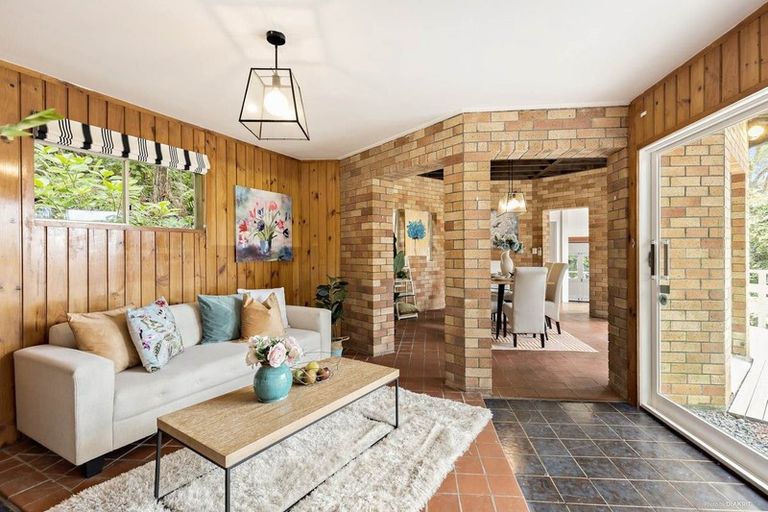 Photo of property in 7a Tinopai Road, Titirangi, Auckland, 0604