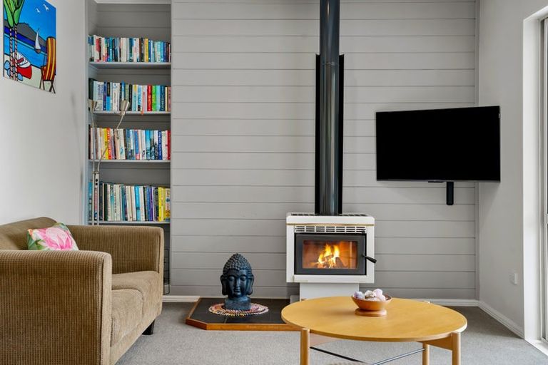 Photo of property in 19 Rosella Grove, Waimauku, 0812