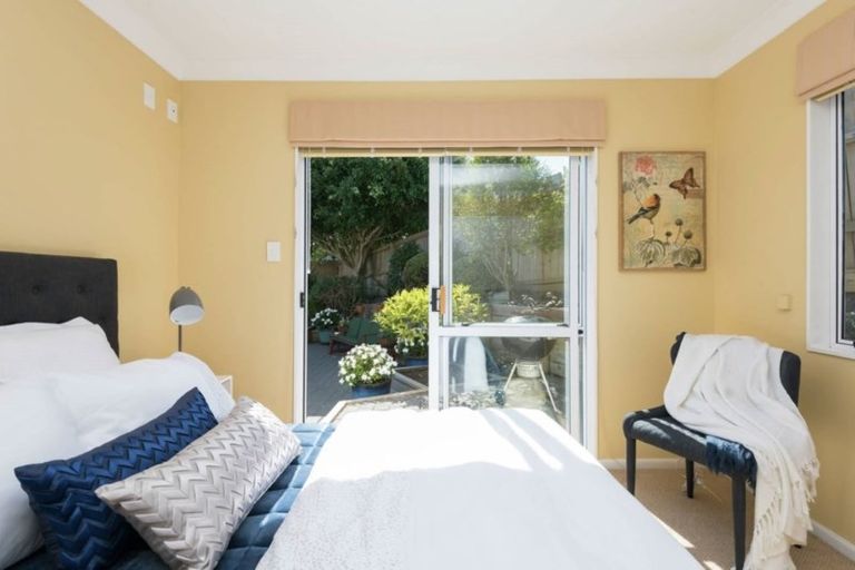 Photo of property in 14 Conacher Close, East Tamaki Heights, Auckland, 2016