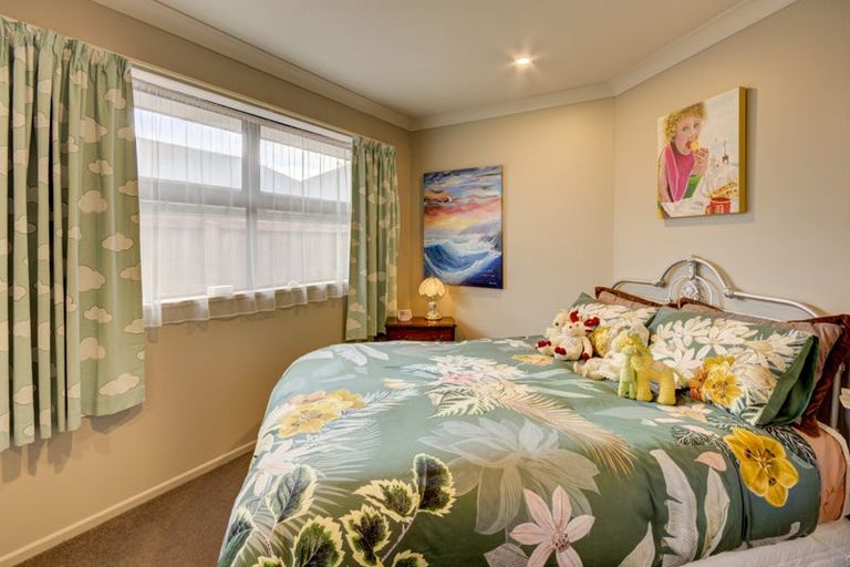 Photo of property in 8 Chesterfield Place, Rangiora, 7400