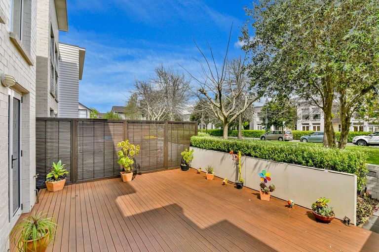 Photo of property in 10 Zabeel Crescent, Takanini, 2112