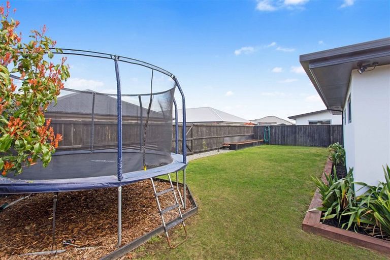 Photo of property in 28 Wakeman Way, Kaiapoi, 7630