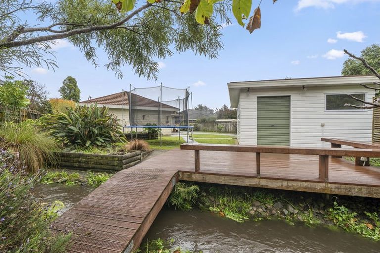 Photo of property in 5 Papawai Grove, Waikanae, 5036