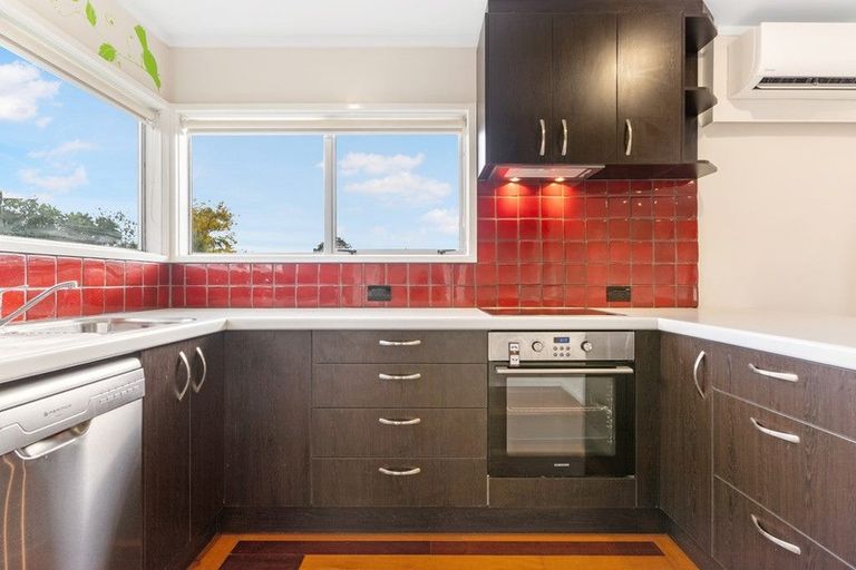 Photo of property in 1/1 Dalwhinnie Parade, Highland Park, Auckland, 2010