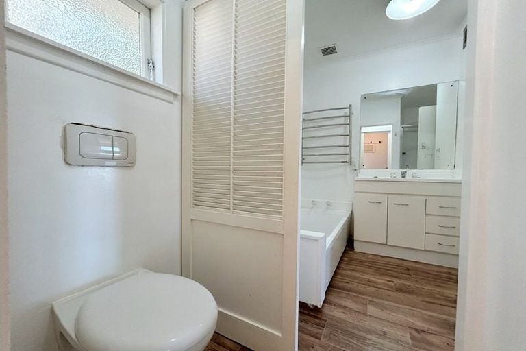 Photo of property in 121 Stredwick Drive, Torbay, Auckland, 0630