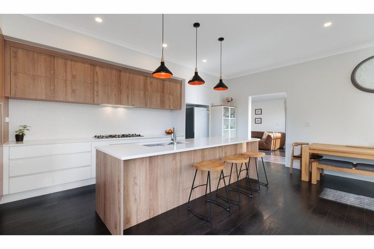 Photo of property in 35 Awatira Drive, Papamoa Beach, Papamoa, 3118