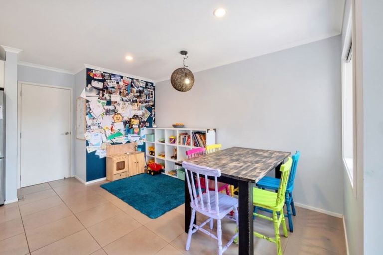 Photo of property in 38 Raabia Close, Parakai, 0830