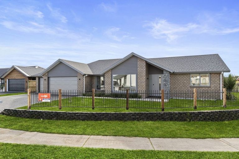 Photo of property in 2 Sydney Place, Flagstaff, Hamilton, 3210