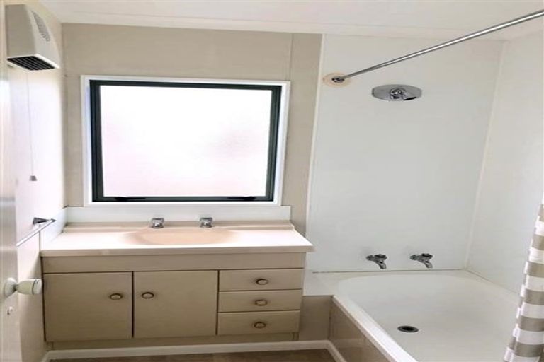 Photo of property in 2b Seddon Crescent, Marewa, Napier, 4110