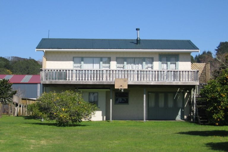 Photo of property in 32 Banks Street, Cooks Beach, Whitianga, 3591