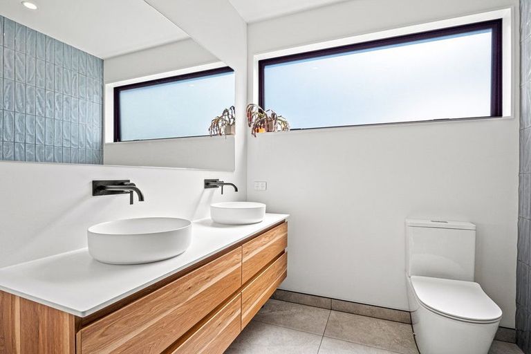 Photo of property in 18 Plough Street, Jacks Point, 9371