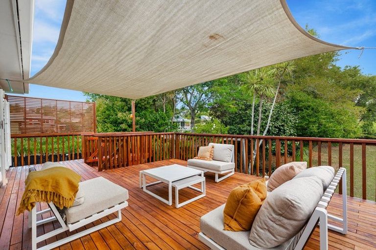 Photo of property in 242 Henderson Valley Road, Henderson, Auckland, 0612