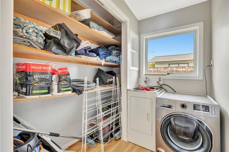 Photo of property in 5 Oak Avenue, Nawton, Hamilton, 3200