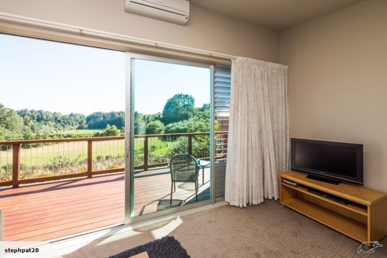 Photo of property in 1a Burgess Hill Road, Burgess Park, New Plymouth, 4371