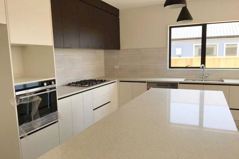 Photo of property in 4 Twin Parks Rise, Papakura, 2110