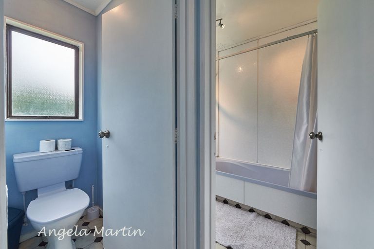 Photo of property in 12 Oak Crescent, Ashhurst, 4810