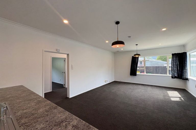 Photo of property in 205 Centaurus Road, Saint Martins, Christchurch, 8022