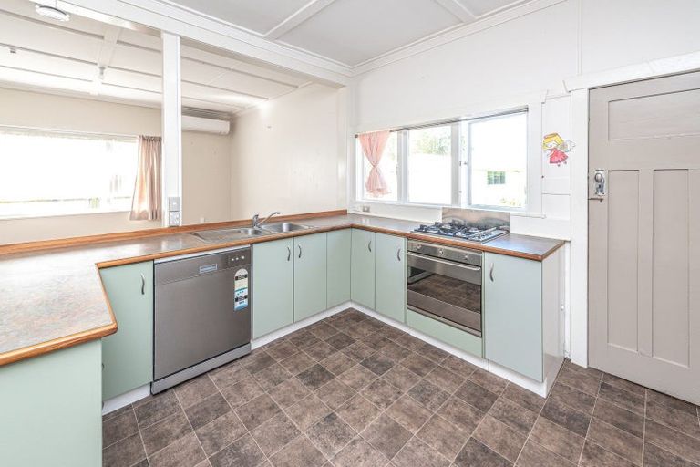 Photo of property in 5 Weka Street, Aramoho, Whanganui, 4500