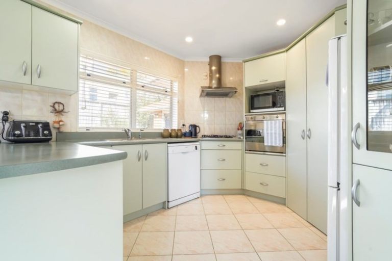 Photo of property in 5 Cate Road, Rototuna, Hamilton, 3210