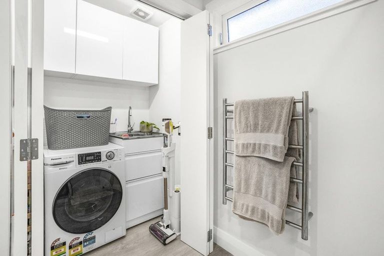 Photo of property in 16 Herald Street, Berhampore, Wellington, 6023