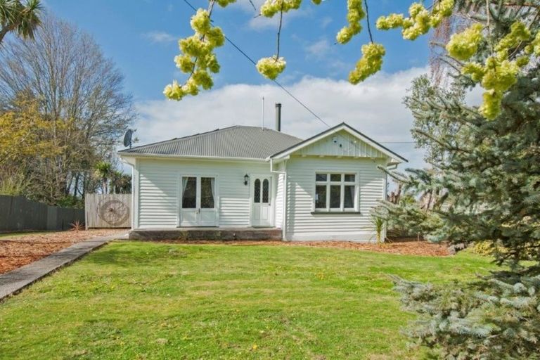 Photo of property in 49 High Street, Southbridge, 7602