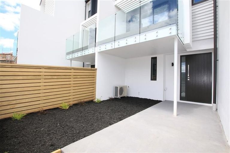 Photo of property in 7 Glenae Lane, Hobsonville, Auckland, 0618