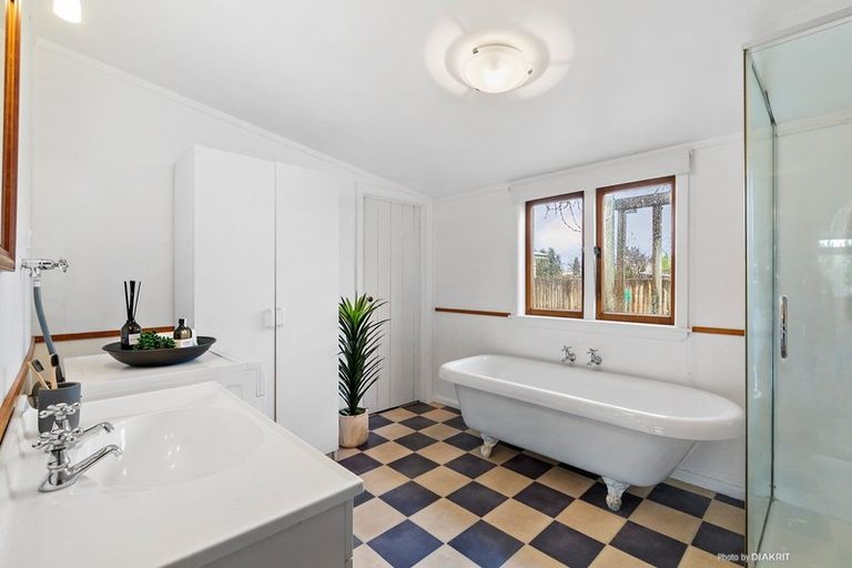 Photo of property in 16 New York Street, Martinborough, 5711