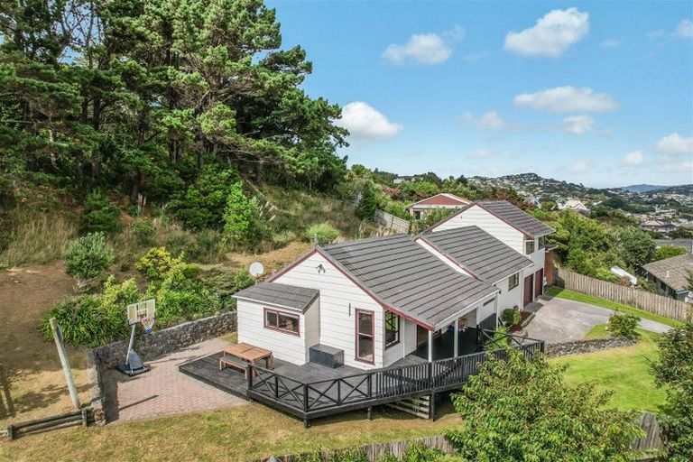 Photo of property in 140 Mark Avenue, Grenada Village, Wellington, 6037