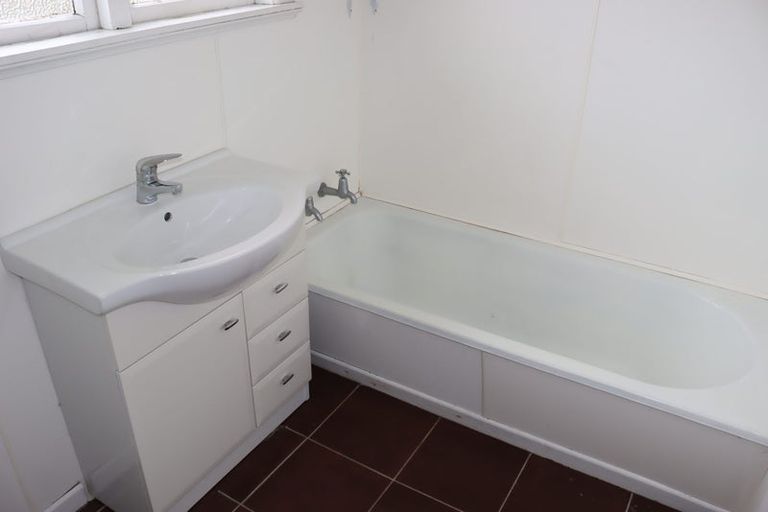 Photo of property in 27 Cambridge Terrace, Masterton, 5810