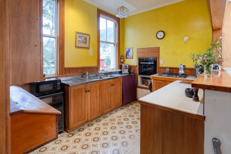 Photo of property in 31 Glenbervie Terrace, Thorndon, Wellington, 6011