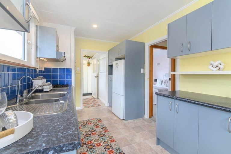 Photo of property in 32 Roseman Avenue, Mount Roskill, Auckland, 1041