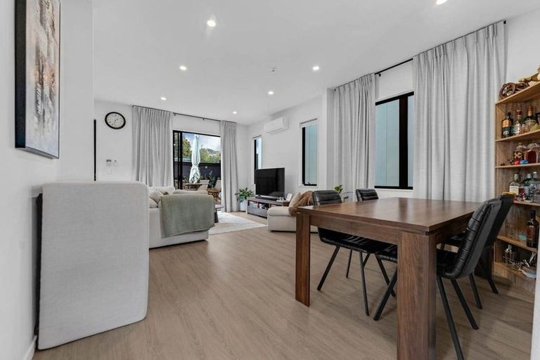 Photo of property in 2 Fields Road, Manurewa, Auckland, 2102