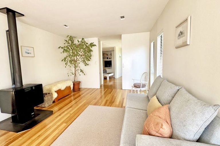 Photo of property in 26 Harper Street, Chatswood, Auckland, 0626