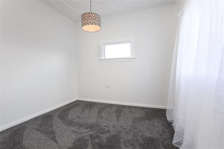 Photo of property in 37 Wesley Street, South Dunedin, Dunedin, 9012