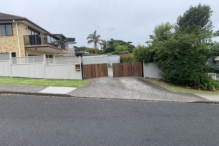 Photo of property in 2a Castleton Drive, Howick, Auckland, 2014